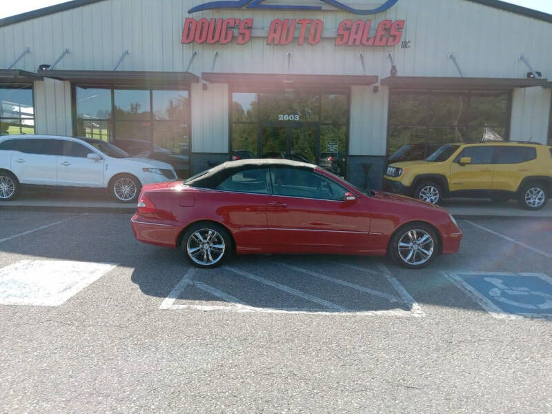 2009 Mercedes-Benz CLK for sale at DOUG'S AUTO SALES INC in Pleasant View TN