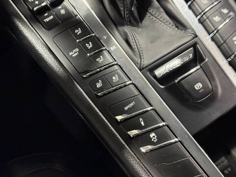 2016 Porsche Macan Turbo