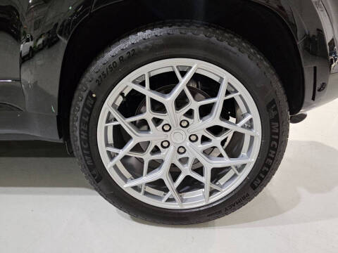 2024 Land Rover Defender 110