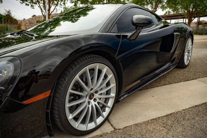2017 McLaren 570GT