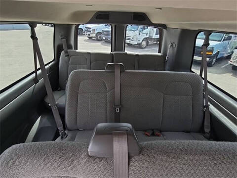 2025 Chevrolet Express LS 3500