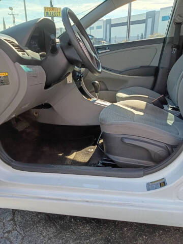 2016 Hyundai Accent SE