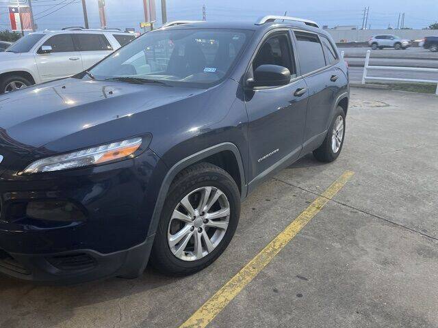 2015 Jeep Cherokee for sale at FREDY USED CAR SALES in Houston TX