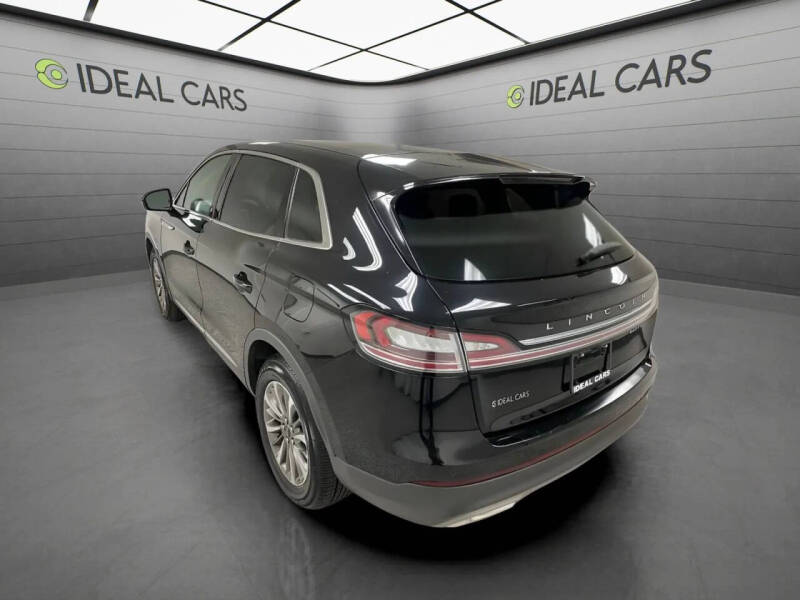 2019 Lincoln Nautilus Select