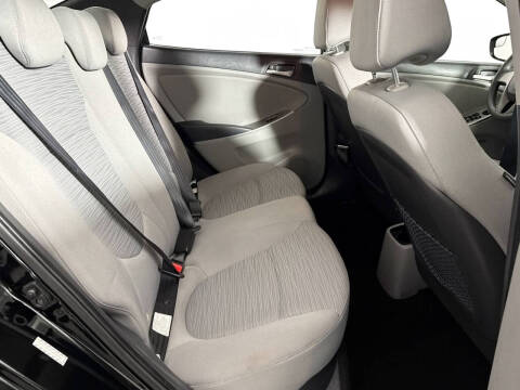 2015 Hyundai Accent GLS