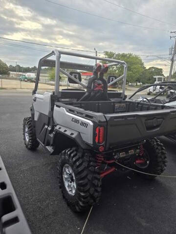 2024 Can-Am Defender