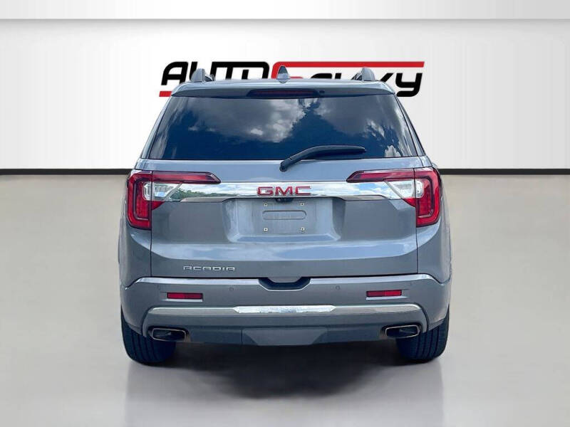2022 GMC Acadia Denali