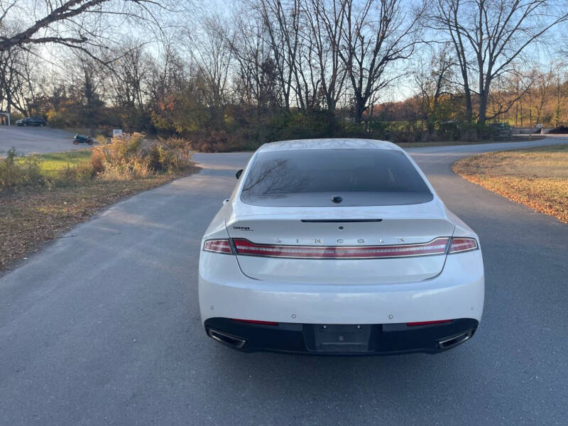 2015 Lincoln MKZ Base photo 9