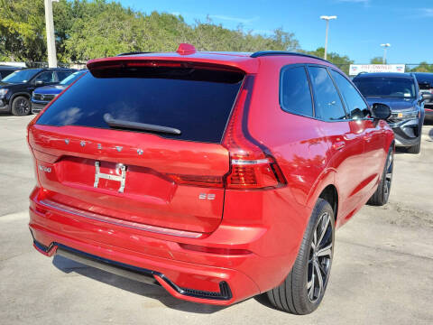 2022 Volvo XC60 B5 R-Design