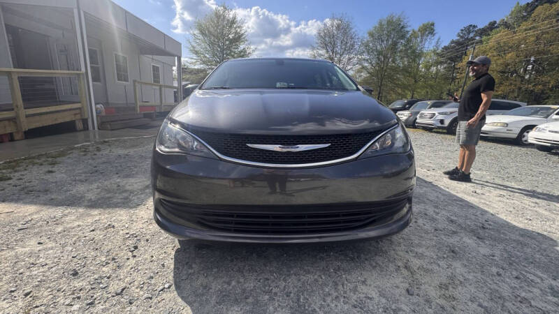 2020 Chrysler Voyager LX