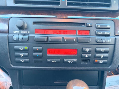 2004 BMW 3 Series 325xi