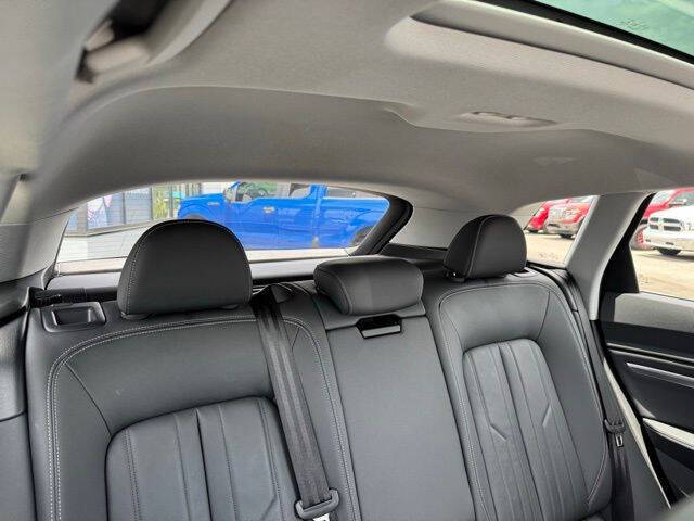 2022 Audi e-tron quattro Premium