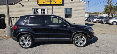 2012 Volkswagen Tiguan for sale at Parkway Motors in Springfield IL