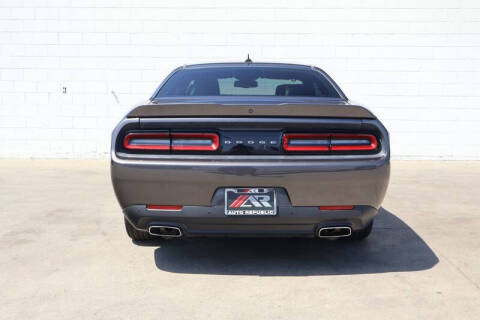 2016 Dodge Challenger SXT