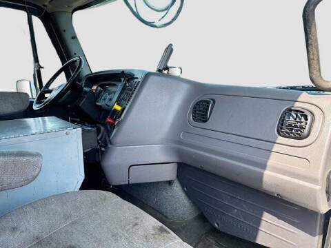 2016 Freightliner 114 SD