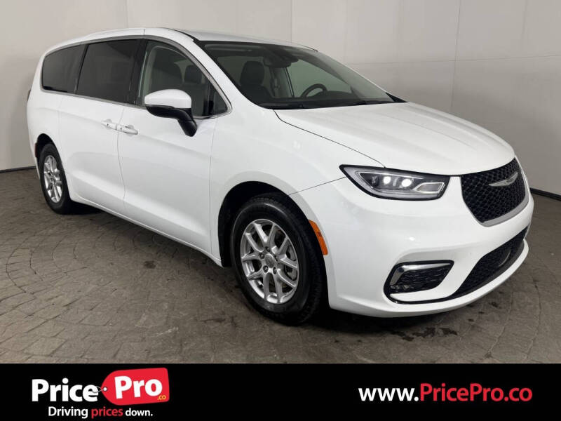 2023 Chrysler Pacifica Touring L