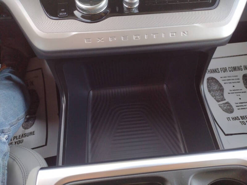 2026 Ford Expedition MAX Active