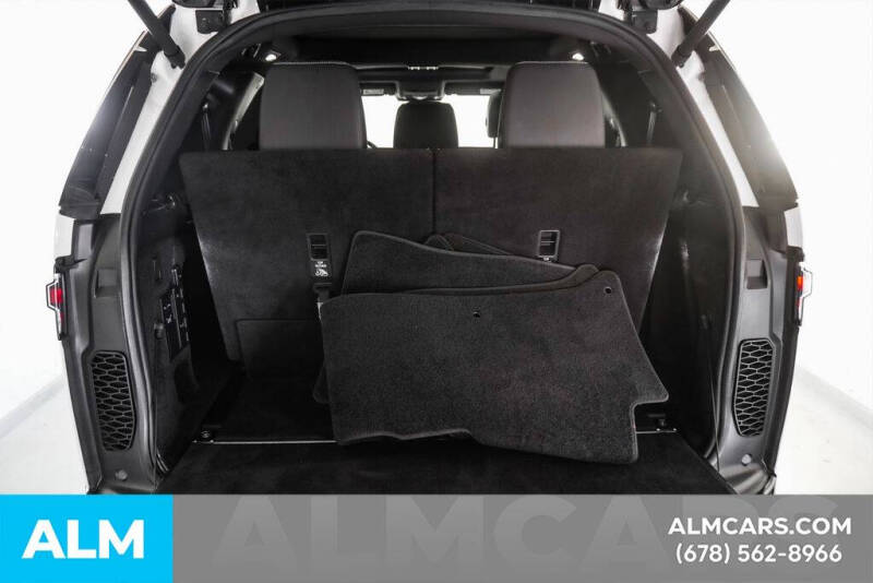 2022 Land Rover Discovery P300 S R-Dynamic