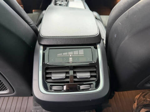 2017 Volvo XC90 T6 R-Design