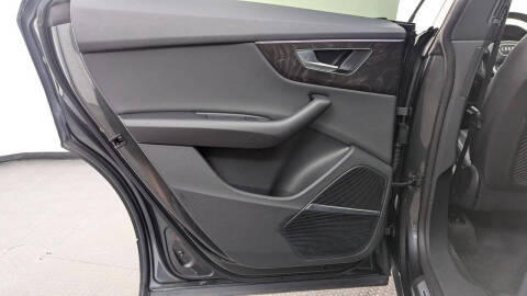 2022 Audi Q8 quattro Premium Plus 55 TFSI