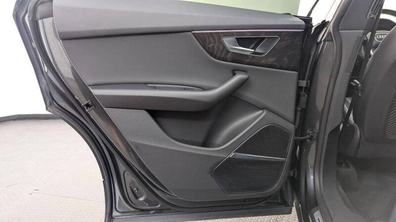 2022 Audi Q8 quattro Premium Plus 55 TFSI