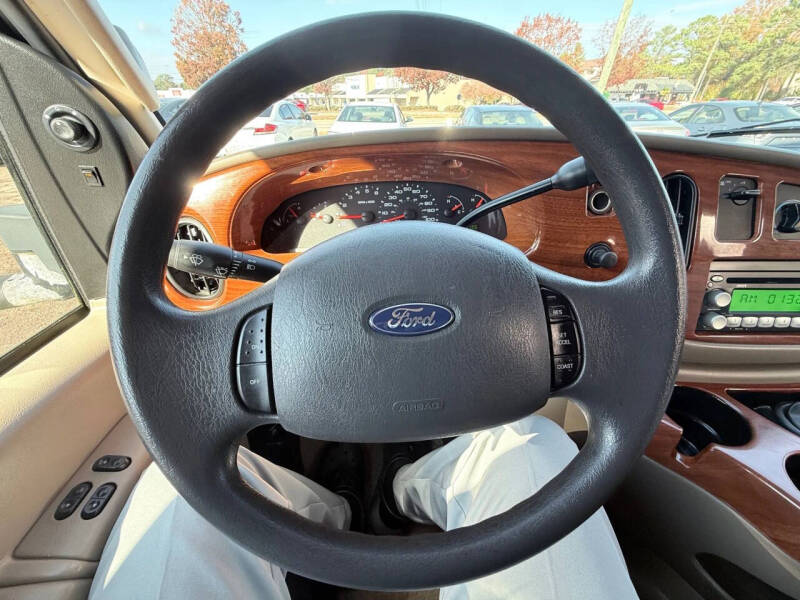 2006 Ford E-Series E-450 SD