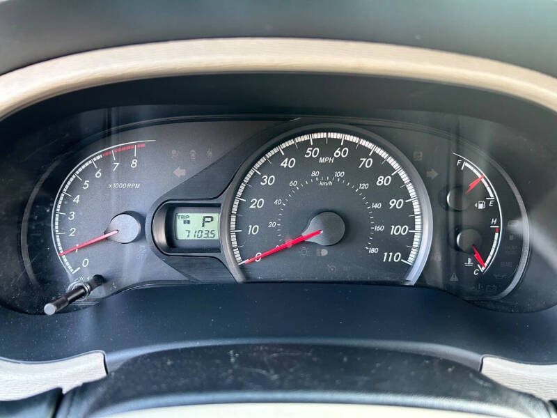 2013 Toyota Sienna LE 8-Passenger