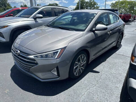 2020 Hyundai Elantra for sale at GUPTON MOTORS, INC. in Springfield TN