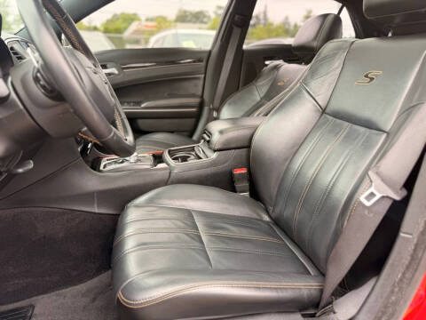2016 Chrysler 300 S