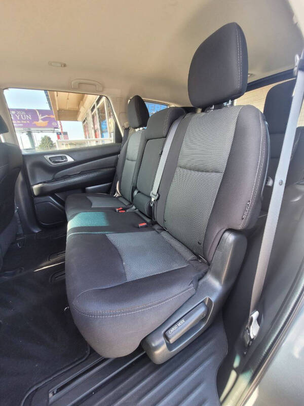 2020 Nissan Pathfinder S