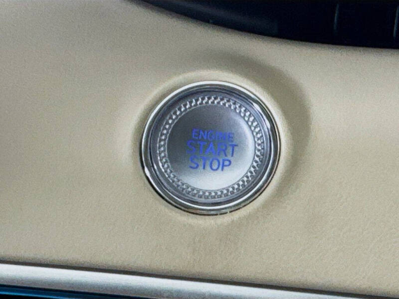 2023 Genesis GV70 2.5T Standard