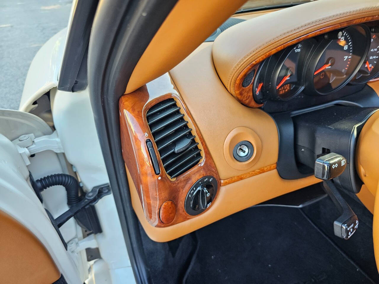 2001 Porsche 911 31