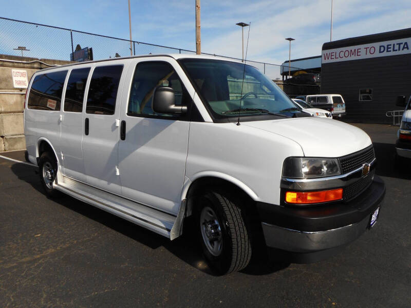2017 Chevrolet Express LT 3500