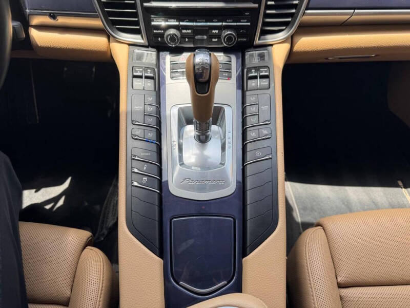 2016 Porsche Panamera