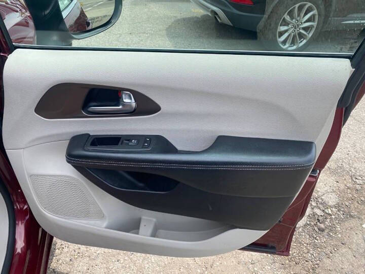 2021 Chrysler Voyager LXi