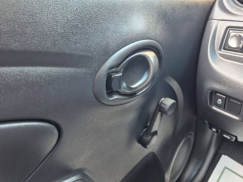 2017 Nissan Versa 1.6 S Plus