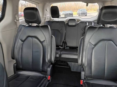 2022 Chrysler Pacifica Touring L