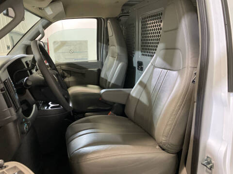 2025 Chevrolet Express 2500