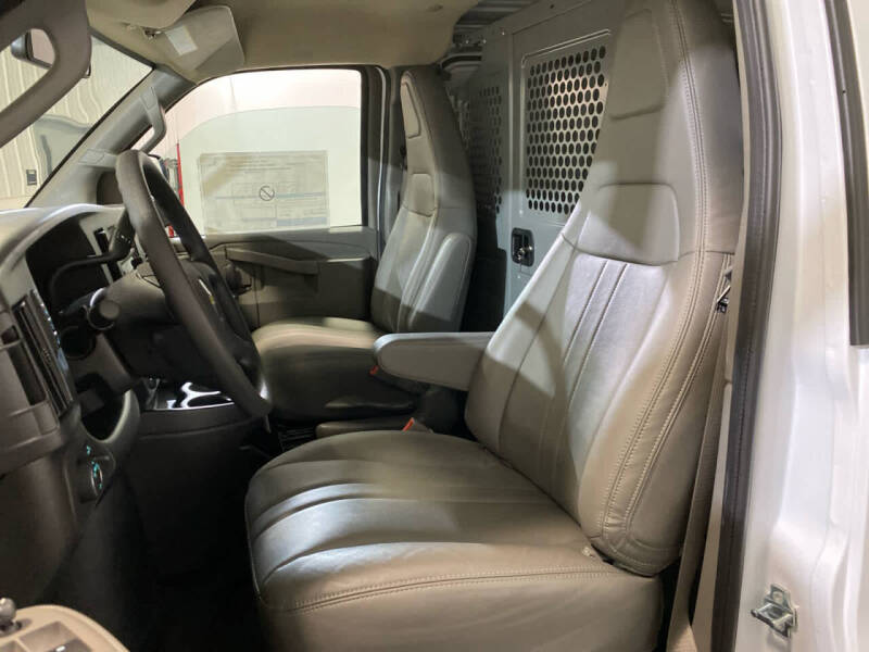 2025 Chevrolet Express 2500