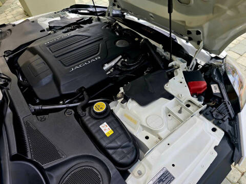 2016 Jaguar F-TYPE R