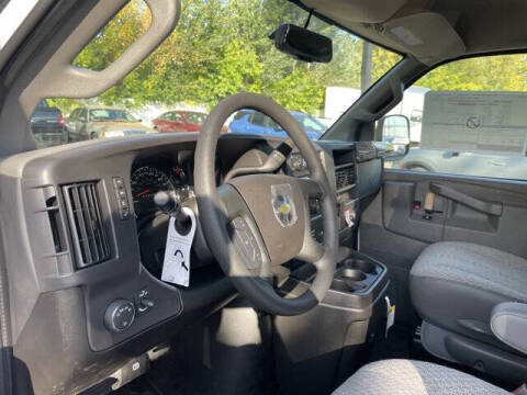 2025 Chevrolet Express 2500