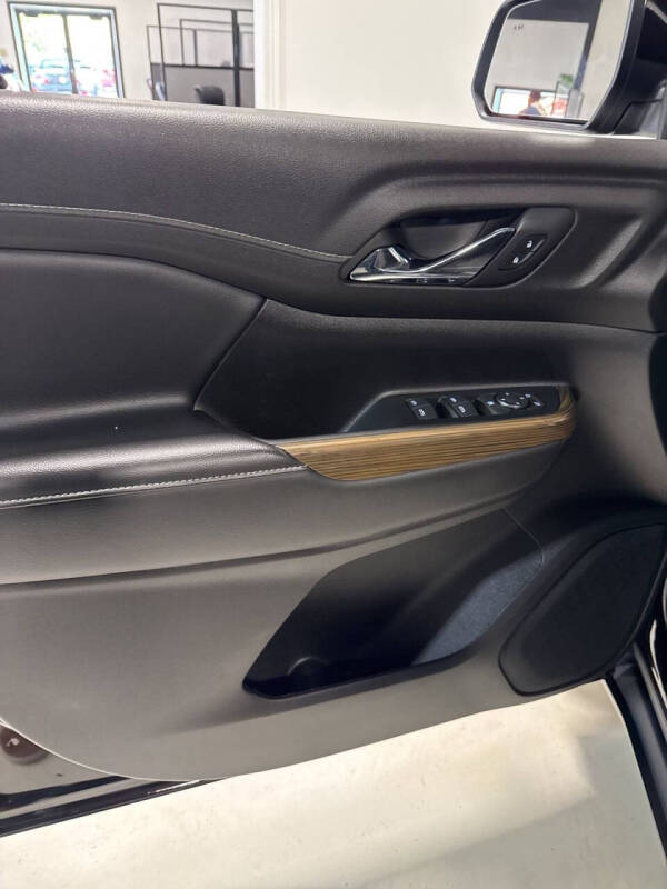 2023 GMC Acadia SLE