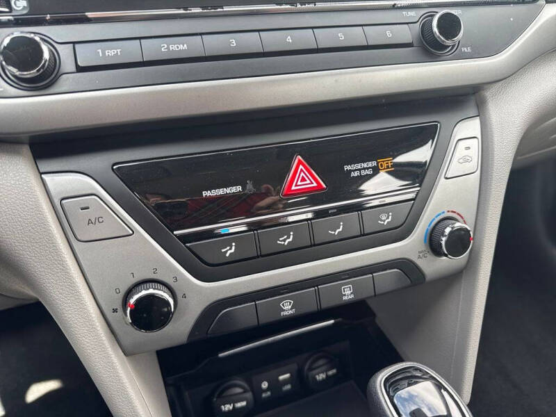 2017 Hyundai Elantra