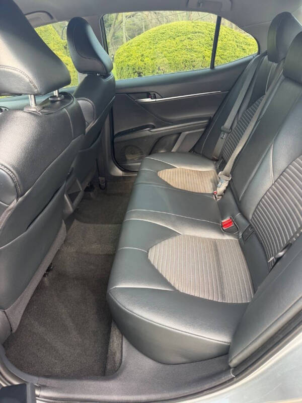 2018 Toyota Camry SE