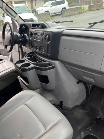 2011 Ford E-Series E-250