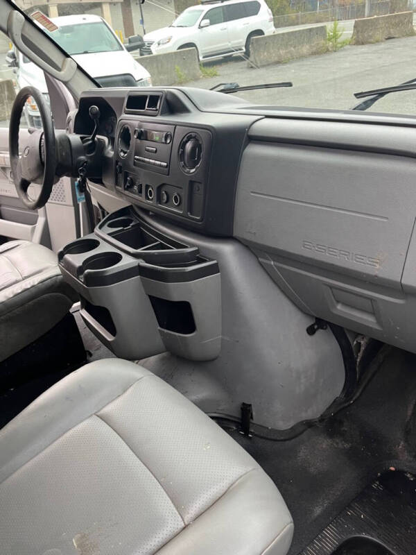 2011 Ford E-Series E-250