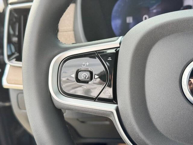 2026 Volvo XC90 B6 Ultra Dark 6P