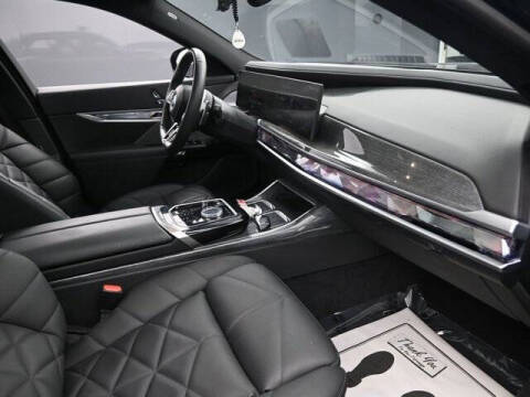 2023 BMW 7 Series 740i