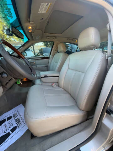 2007 Lincoln Town Car Signature Limited