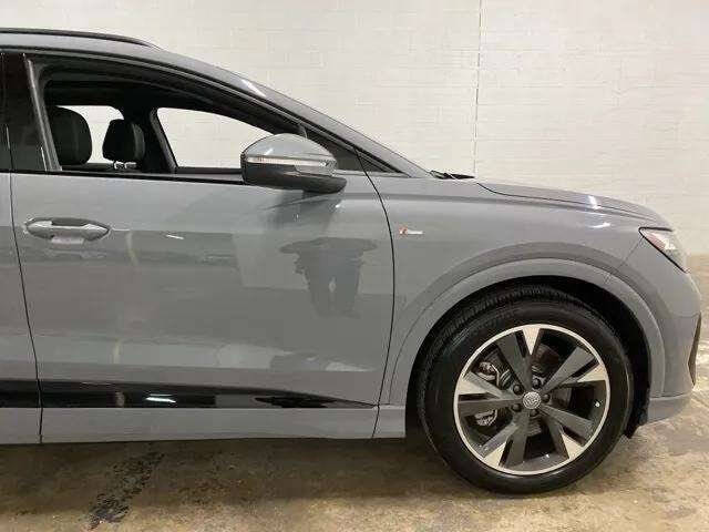 2024 Audi Q4 e-tron quattro Premium 55
